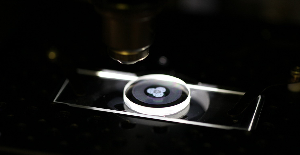 Sustainable data storage with zero energy maintenance